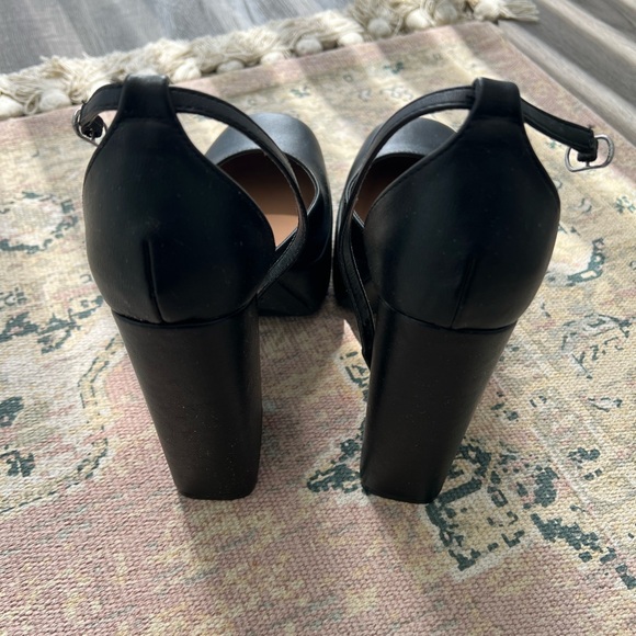 Fashion Nova Platform Heels - Picture 6 of 6